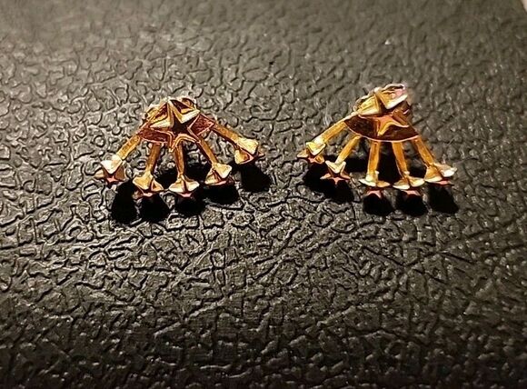 Unbranded Jewelry - Vintage Gold Tone Starburst Earrings